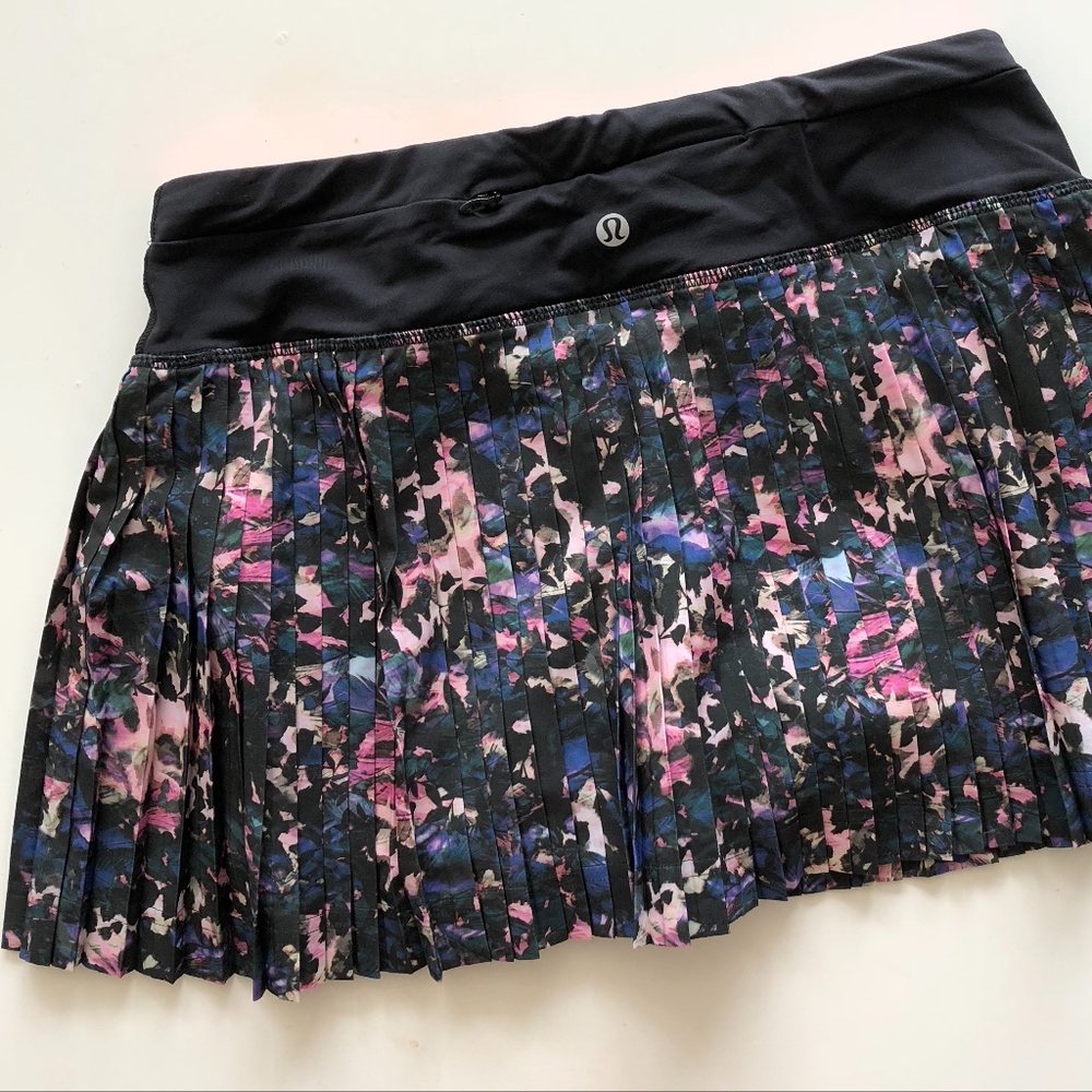 Lululemon workout skirt, built-in shorts